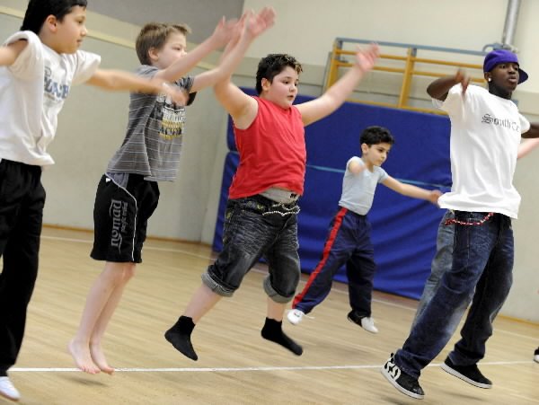 Clase dentro de un programa contra la obesidad infantil