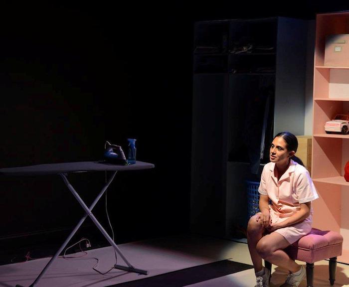 Idalia Lim&oacute;n, Leonor, en "Nanas". 
