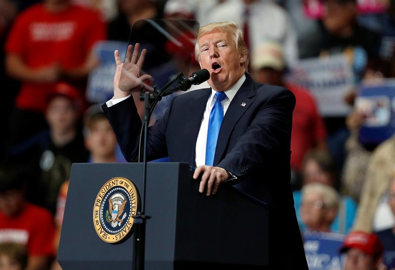 Trump, acorrala Jeff Sessions.