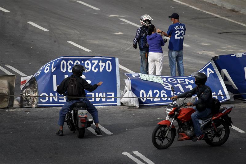Huelga en Venezuela inicia con dos muertos.