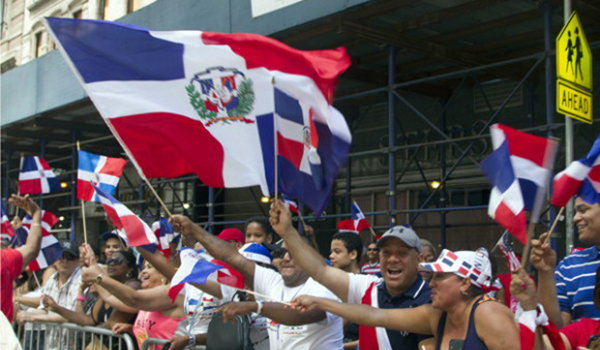 El Desfile Nacional Dominicano, hoy llamado Dominican Day Parade, fue fundado el 16 de junio de 1982 y se celebr&oacute; por primera vez recorriendo la avenida Audubon y continuando hasta la calle 190.