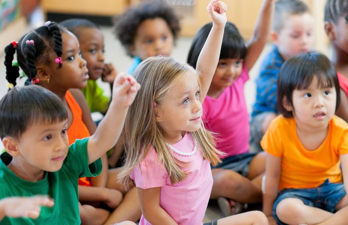 Una tercera parte de los niños de hasta 8 años habla dos idiomas en sus hogares, pero en las escuelas estadounidenses no disponen de los mismos apoyos que reciben los que solamente hablan inglés.