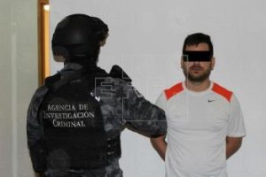 Las autoridades mexicanas detuvieron hoy a Nah&uacute;m Abraham Sicairos Montalvo, alias "el Quincea&ntilde;ero"