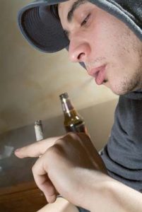 El consumo de drogas ilegales entre adolescentes en M&eacute;xico se duplic&oacute; de 2011 a 2016, al pasar del 2,9 a 6,2 por ciento en 2016, revel&oacute; hoy un sondeo elaborado por la Secretar&iacute;a de Salud.(foto archivo) 
