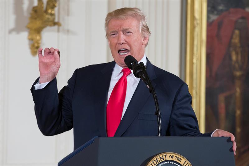 El presidente, Enrique Pe&ntilde;a Nieto, no ha tenido comunicaci&oacute;n telef&oacute;nica reciente con el mandatario Donald Trump, sostuvo la Secretar&iacute;a de Relaciones Exteriores (SRE) de M&eacute;xico en un comunicado, desmintiendo declaraciones del l&iacute;der estadounidense.