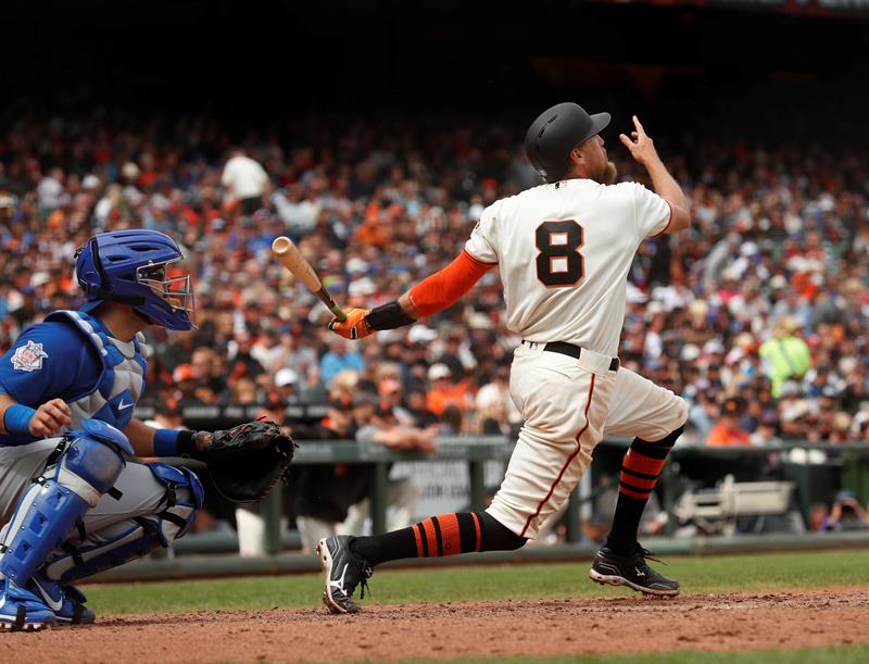 El puertorrique&ntilde;o Javier Molina represent&oacute; el poder de los bates explosivos latinoamericanos al lucir con un grand slam que lo dej&oacute; como el m&aacute;s destacado en la jornada del b&eacute;isbol de las Grandes Ligas.