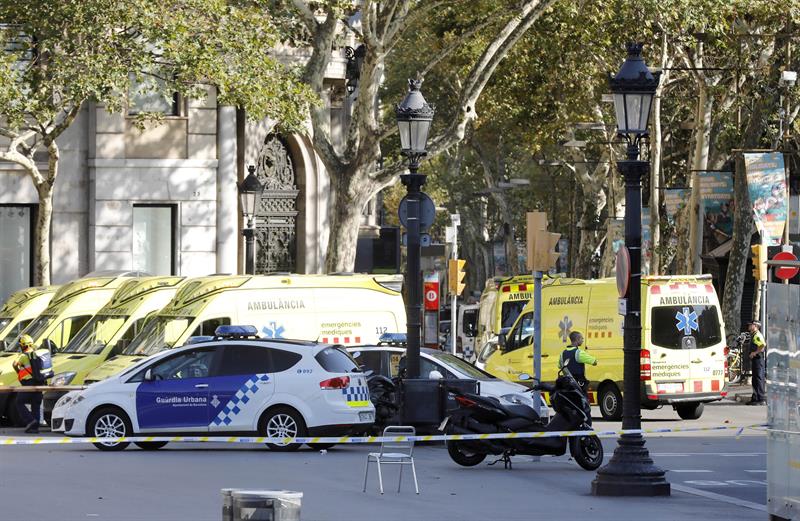 Varias personas resultaron hoy heridas al ser atropelladas en el centro de la ciudad espa&ntilde;ola de Barcelona por una furgoneta blanca