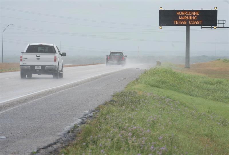 Harvey amenaza de "peligro extremo" que representa la marejada ciclónica, las intensas precipitaciones que arrastra y los vientos huracanados