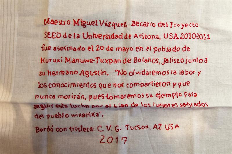  Cecilia Valenzuela Gee, trabaj&oacute; un pa&ntilde;uelo blanco en honor de Miguel V&aacute;zquez