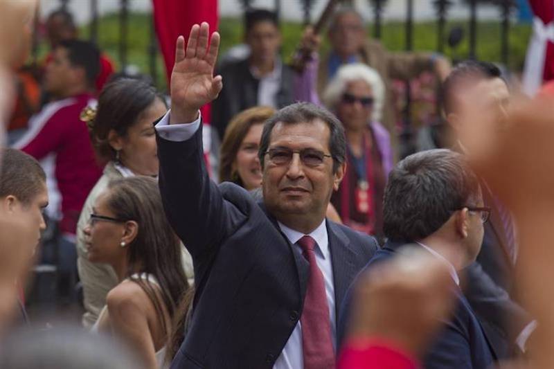 En la imagen, Adan Ch&aacute;vez (c), hermano del fallecido presidente venezolano Hugo Ch&aacute;vez. 