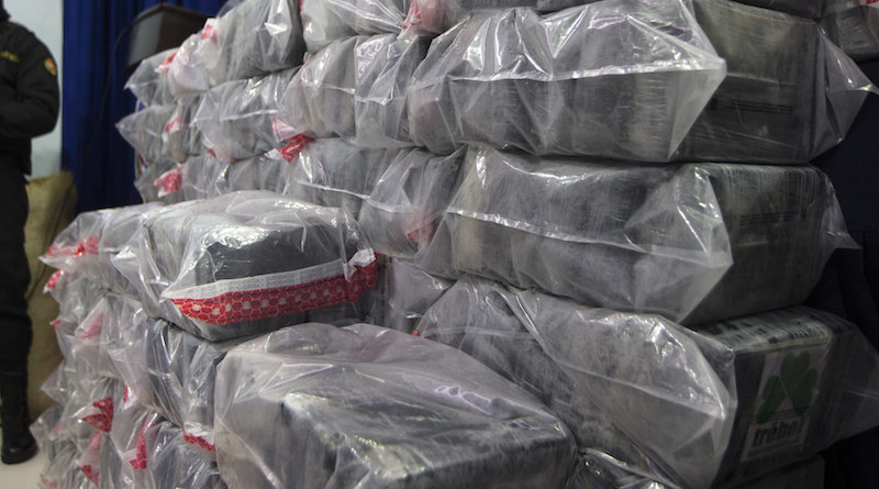 Cinco mexicanos fueron acusados hoy en Nueva York de poseer y de intentar distribuir más de 2.000 kilos de cocaína en el país