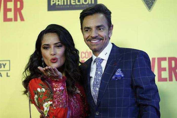 Los actores mexicanos Salma Hayek (i) y Eugenio Derbez (d)