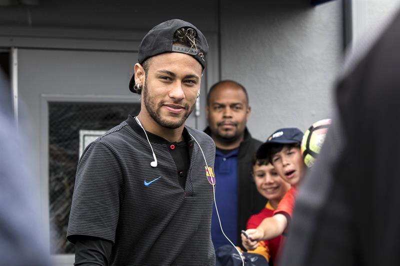 Neymar, con 222 millones de euros, ser&iacute;a fichaje m&aacute;s caro de la historia