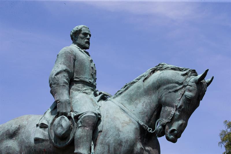 La estatua de Robert E Lee, para la que se organizó el mitin “Unite the Right”, para protestar por su remoción en Charlottesville, Virginia.