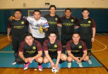 Chinantla a pesar de no ver acción, sigue liderando en Liga Guatemala Dirigentes y jugadores del Unión Ángeles que vienen con 'paso firme' buscando la clasificación a la Liguilla final en la Liga Mexicana del parque Ferry Point. Con ellos sus máximos dirigentes Noe Palencia Tapia y el famosisimo "Payaso" Arturo Garcia. (Foto: Buki Chapin)