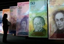 El vicepresidente de Venezuela, Nicolás Maduro, defendió hoy la devaluación del 31,7 % de la moneda local frente al dólar, que pasó de 4,3 a 6,3 bolívares, e indicó que busca protegerla de "ataques especulativos".