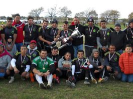 Integrantes del Mexicana Express que este viernes 15 de abril, intentará remontar el marcador adverso ante el Express II, en la Brooklyn Champions League. Con ellos su máximo dirigente Oscar "Chayote" Macareno. (Foto: Buki Chapin)