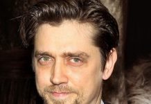 Director Andrés Muschietti dirigirá "Robotech" para Sony.
