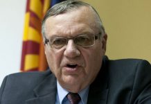 El gobierno federal demanda al alguacil Arpaio por discriminación contra hispanos