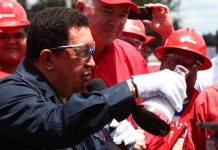 Pocas cosas fueron convencionales en la vida de Hugo Chávez, como tampoco lo es la huella que deja en EEUU, con programas de ayuda a los más pobres a través de donaciones de petróleo con la colaboración de un miembro de la familia Kennedy.
