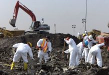 Las familias de las víctimas jamás encontradas tras los atentados terroristas del 11S en Nueva York están inquietas por la nueva investigación municipal en busca de restos humanos entre escombros recolectados en la "zona cero" y sus alrededores.