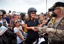Palin ataca el "Dream Act" antes de visitar Estatua de la Libertad y Ellis Island