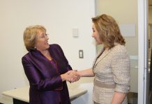 Bachelet conversa sobre liderazgo femenino con esposa de Sebastián Piñera