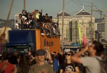 Decenas de arrestos en San Francisco tras choques entre Policía e indignados