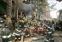 Diecisiete heridos al derrumbarse un edificio sobre un autobús en Nueva York
