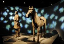 Diez de los 8.000 guerreros de terracota del primer emperador chino en New York
