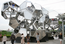 Obra de argentino Tomás Saraceno cubre la azotea del Met de Nueva York