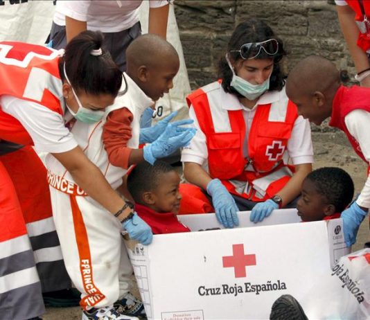 La Cruz Roja Internacional celebra 150 años de historia El Comité Internacional de la Cruz Roja (CICR) celebrará el domingo su 150 aniversario y el comienzo de las actividades de socorro que hoy día sigue desplegando en favor de millones de víctimas afectadas por los conflictos armados.
