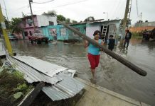 "Ernesto" se degrada a depresión tropical pero su peligrosidad se mantiene