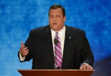 Christie enciende la Convención con el llamado a un "segundo siglo americano"