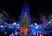 Detalle del árbol de navidad en el Rockefeller Center durante la edición 80 de la ceremonia anual del alumbrado en Nueva York. El evento se viene realizando desde 1933, en donde unas 30.000 luces y otras decoraciones adornan el árbol.