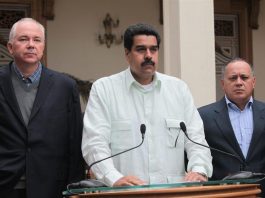 Maduro dice que el proceso postoperatorio de Chávez va a ser complejo y duro Maduro, indicó hoy que el presidente Hugo Chávez va a tener un proceso postoperatorio complejo y duro tras la operación quirúrgica a la que fue sometido el martes en Cuba por un cáncer.