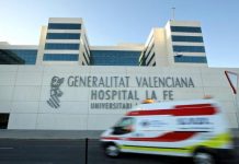 Una mujer de 47 años se prendió fuego hoy en una sucursal bancaria de la localidad española de Almassora mientras gritaba en el suelo: "¡Me lo habéis quitado todo!", según relató una testigo.