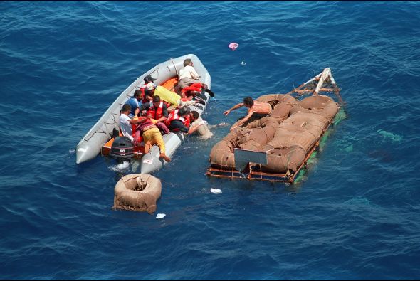 La eliminación de la llamada política "pies secos/pies mojados", que garantizaba a los cubanos que lograsen llegar a tierra estadounidense el poder quedarse, trajo en su primer año, que se cumple este viernes, un importante descenso en el número de inmigrantes llegados desde Cuba. (foto archivo)