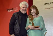 Pedro Almodóvar y Carmen Maura en los premios Fotogramas.