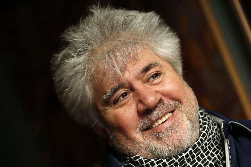 La última película de Pedro Almodóvar, "Los amantes pasajeros", ha recaudado en el fin de semana de su estreno en España 1.930.000 euros (unos 2,5 millones de dólares), lo que supone el mejor debut de toda la filmografía del director español, informó hoy la productora El Deseo.