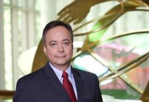 IMPACTO desea resaltar las historias de liderazgo de los empresarios hispanos de Nueva York y de los Estados Unidos. Tal es el caso de Gabriel Vaca, director de Ventas de Cuentas Estratégicas para productos internacionales de UPS en la región sureste del país.