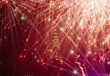 Autoridades anuncian medidas de seguridad para el fin de semana festivo Vista de los fuegos artificiales de Macy's durante la celebración del Día de la Independencia hoy, martes 4 de julio de 2017, en Nueva York