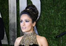 El compromiso social de Salma Hayek La actriz mexicana Salma Hayek posando durante el "5th Annual Summer of Sony" que se lleva a cabo en Cancún, México.