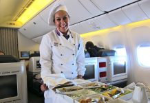 Los menús de los aviones han sido durante mucho tiempo sinónimo de comida insípida, pero las aerolíneas latinoamericanas han querido cambiar el rumbo y apostar por recetas más apetecibles tanto en clase ejecutiva como en turista.