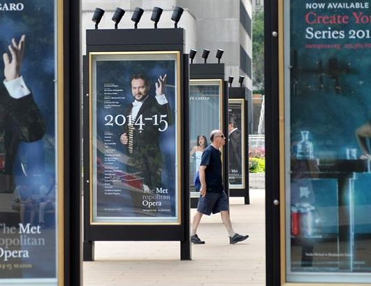 La temporada de la ópera de Nueva York, en el alambre