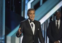 "Boyhood" triunfa en unos Globos de Oro con sabor agridulce para Iñárritu El actor estadounidense George Clooney recoge el galardón honorífico Cecil B. DeMille por su carrera cinematográfica