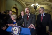El líder de la minoría en la Cámara alta acusó a los republicanos de haber tomado al DHS como "rehén" para bloquear las acciones ejecutivas del presidente Barack Obama, que beneficiarán a 5 de los 11 millones de indocumentados que viven en el país.