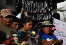 Un grupo de familiares de los 43 estudiantes que desaparecieron en México el 26 de septiembre pasado viajarán en las próximas semanas a EE.UU. en tres caravanas que recorrerán varias ciudades del país para denunciar un caso que todavía no está cerrado.
