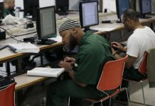 Cerca de 300 presos del Estado de Nueva York están recibiendo la educación universitaria de primer nivel que nunca tuvieron a través de una iniciativa de financiación pública y privada que les permite encontrar la libertad en los libros y pensar en su futuro.