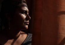 Carolina, una hondureña que escapó de la violencia sin subirse a la Bestia Carolina